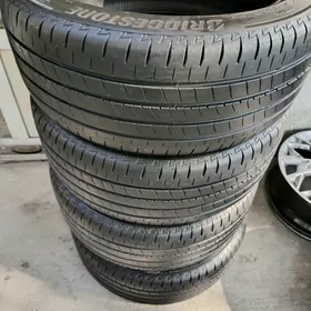 Bridgestone 235 45 18