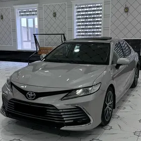 Toyota Camry 2021