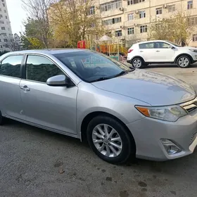 Toyota Camry 2013