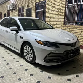 Toyota Camry 2020