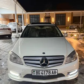 Mercedes-Benz C300 2010