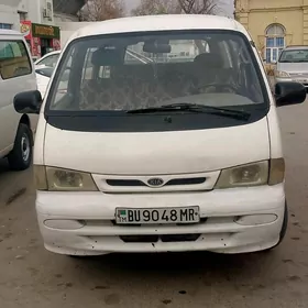 Toyota Hiace 2000