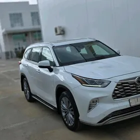 Toyota Highlander 2022