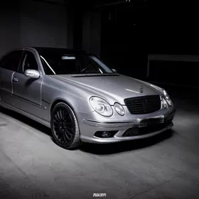 Mercedes-Benz E320 2002