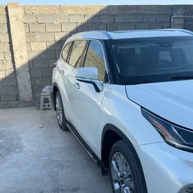 Toyota Highlander 2020