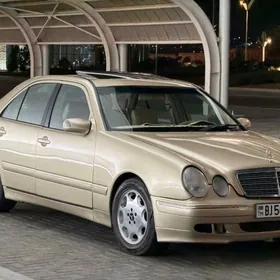 Mercedes-Benz E320 2001