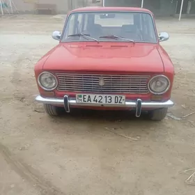 Lada VAZ-2107 1982