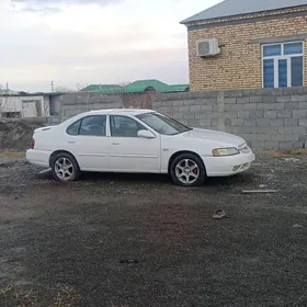 Nissan Altima 2001