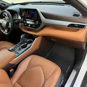 Toyota Highlander 2022