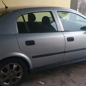 Opel Astra 2000