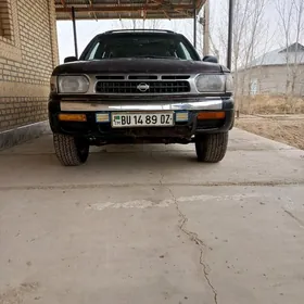 Nissan Pathfinder 1998