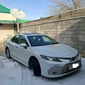 Toyota Camry 2021