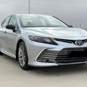 Toyota Camry 2021