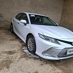 Toyota Camry 2021