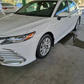 Toyota Camry 2022