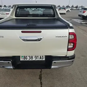 Toyota Hilux 2022