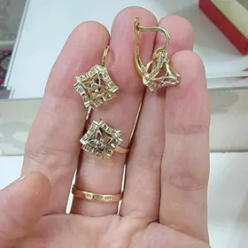 satlyk gyzyl komplekt