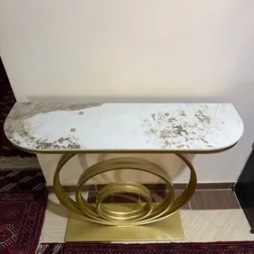 Столик для прихожей