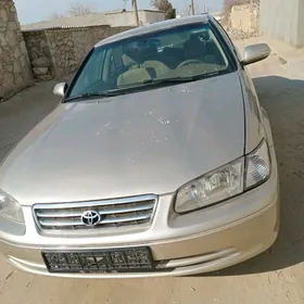 Toyota Camry 2000