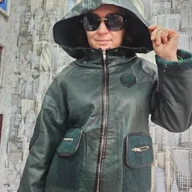 Куртка женская кожаная.