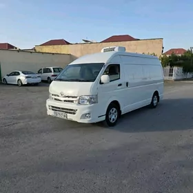 Toyota Hiace 2014