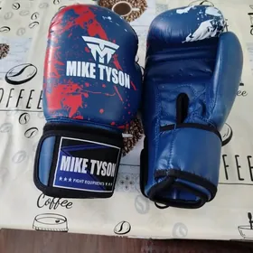 боксерские перчатки