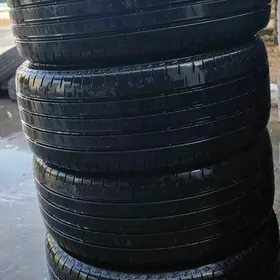Bridgestone 235/45/R18