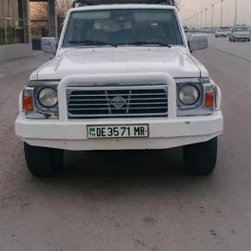 Nissan Patrol 1996