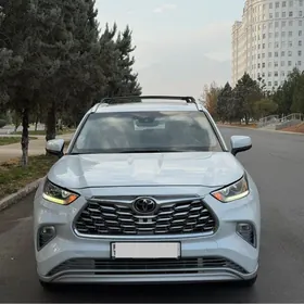 Toyota Highlander 2022