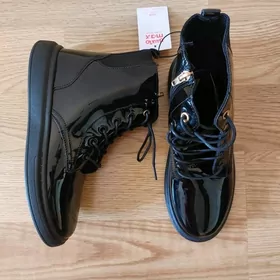 Полусапожки женские- фирменные