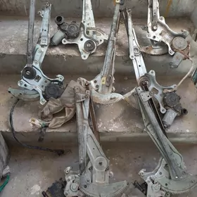 Ayna padyomnik toyot