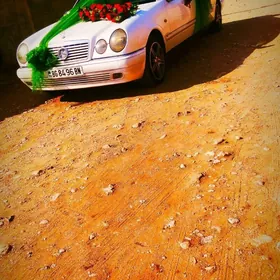 Mercedes-Benz E320 1998