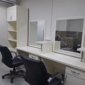 ŽENSKIÝ SALON MEBEL