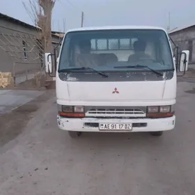 Mitsubishi Canter 2004