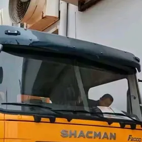 shacman F2000 on kazerok