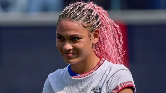 Дочь легендарного баскетболиста стала самой высокооплачиваемой футболисткой