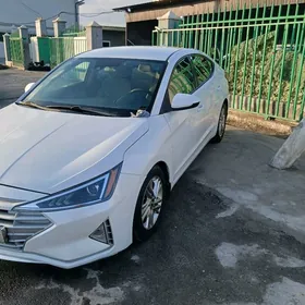 Hyundai Elantra 2019