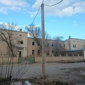 Satlyk binaSatlyk bina, dukan