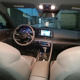 Hyundai Elantra 2021