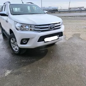 Toyota Hilux 2022