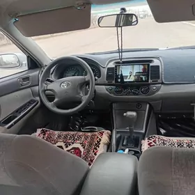 Toyota Camry 2004