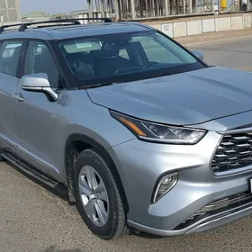 Toyota Highlander 2021