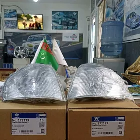 Mercedes benz povorotnik w202