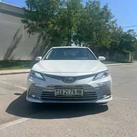 Toyota Camry 2021