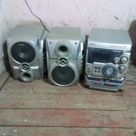 Музыкальный центр