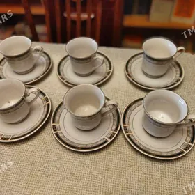 Чашки, стаканы, поильники, чайник..