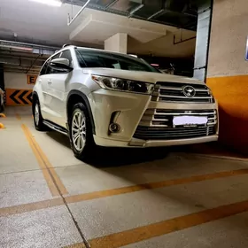 Toyota Highlander 2019