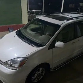 Toyota Sienna 2004