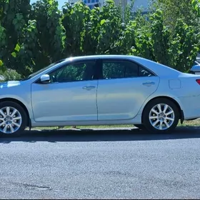 Toyota Camry 2014