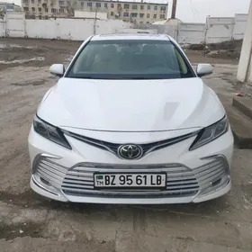 Toyota Camry 2022